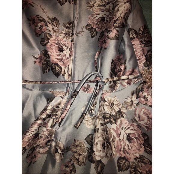 Xtraordinary Floral Hi-Low Dress w/ Beading - Picture 4 of 8